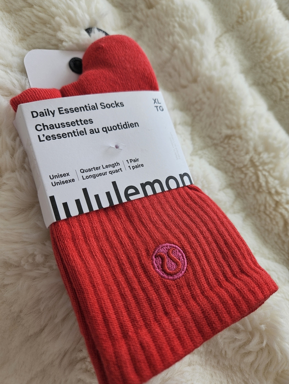 NWT Lululemon Daily Essential Quarter Length Lulu Red Socks SIZE XL